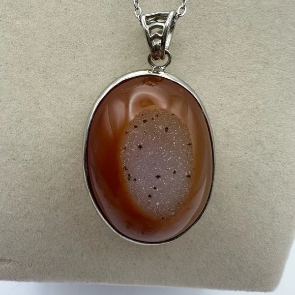 Druzy Agate Oval Pendant Necklace on Silver Copper Chain - Picture 6 of 16